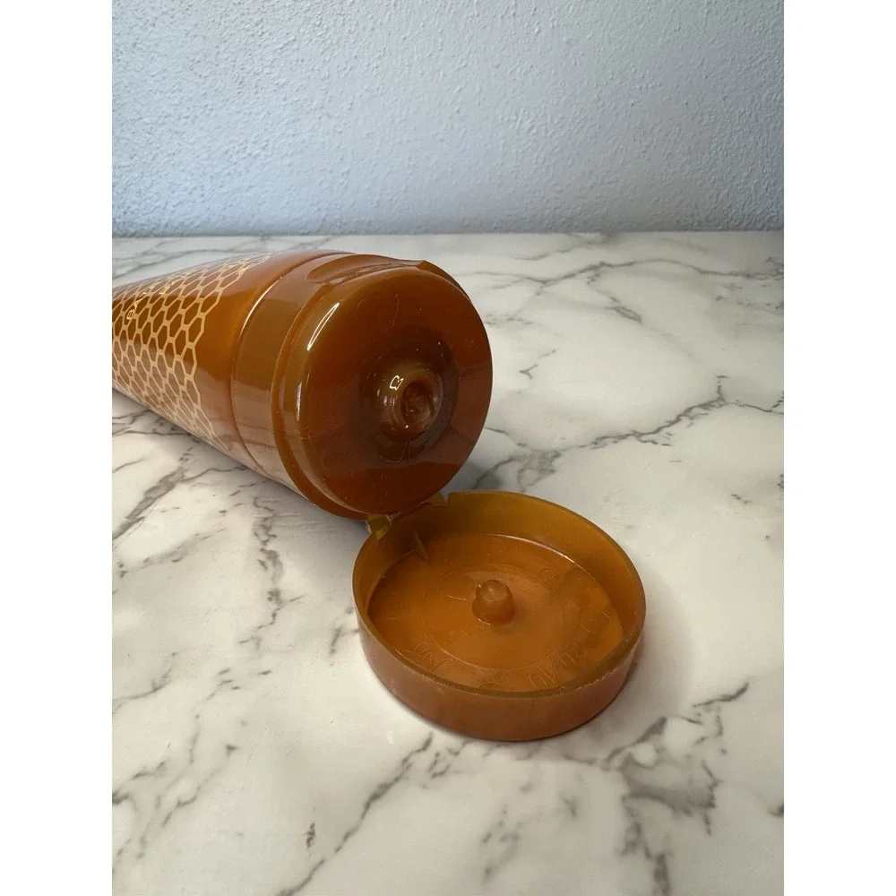 2005 Avon Mark. Honey Royale Bath And Shower Dip. 6.7oz/200ml. Discontinued‎